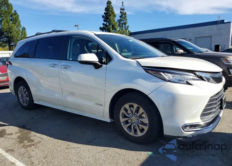 2021 Toyota Sienna Xle из США, поврежденный, VIN 5TDJRKEC6MS056813